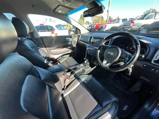 2017 Kia Sportage - Thumbnail