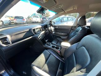 2017 Kia Sportage - Thumbnail
