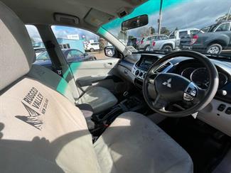 2012 Mitsubishi Triton - Thumbnail