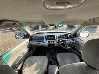 2012 Mitsubishi Triton - Thumbnail