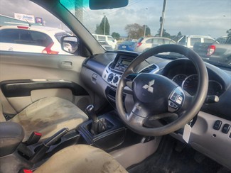 2012 Mitsubishi Triton - Thumbnail