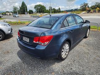 2011 Holden Cruze - Thumbnail
