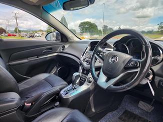 2011 Holden Cruze - Thumbnail