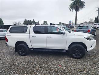 2017 Toyota Hilux - Thumbnail