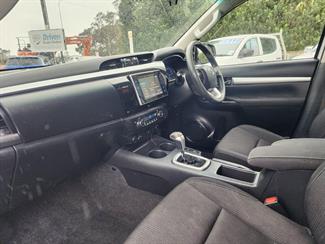 2017 Toyota Hilux - Thumbnail
