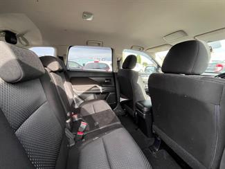 2016 Mitsubishi Outlander - Thumbnail