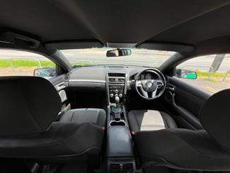 2010 Holden Commodore - Thumbnail