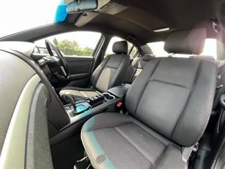 2010 Holden Commodore - Thumbnail