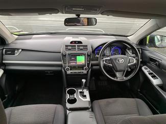 2017 Toyota Camry - Thumbnail