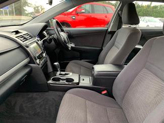 2017 Toyota Camry - Thumbnail