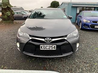 2017 Toyota Camry - Thumbnail