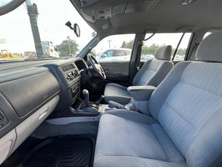 2004 Mitsubishi Challenger - Thumbnail