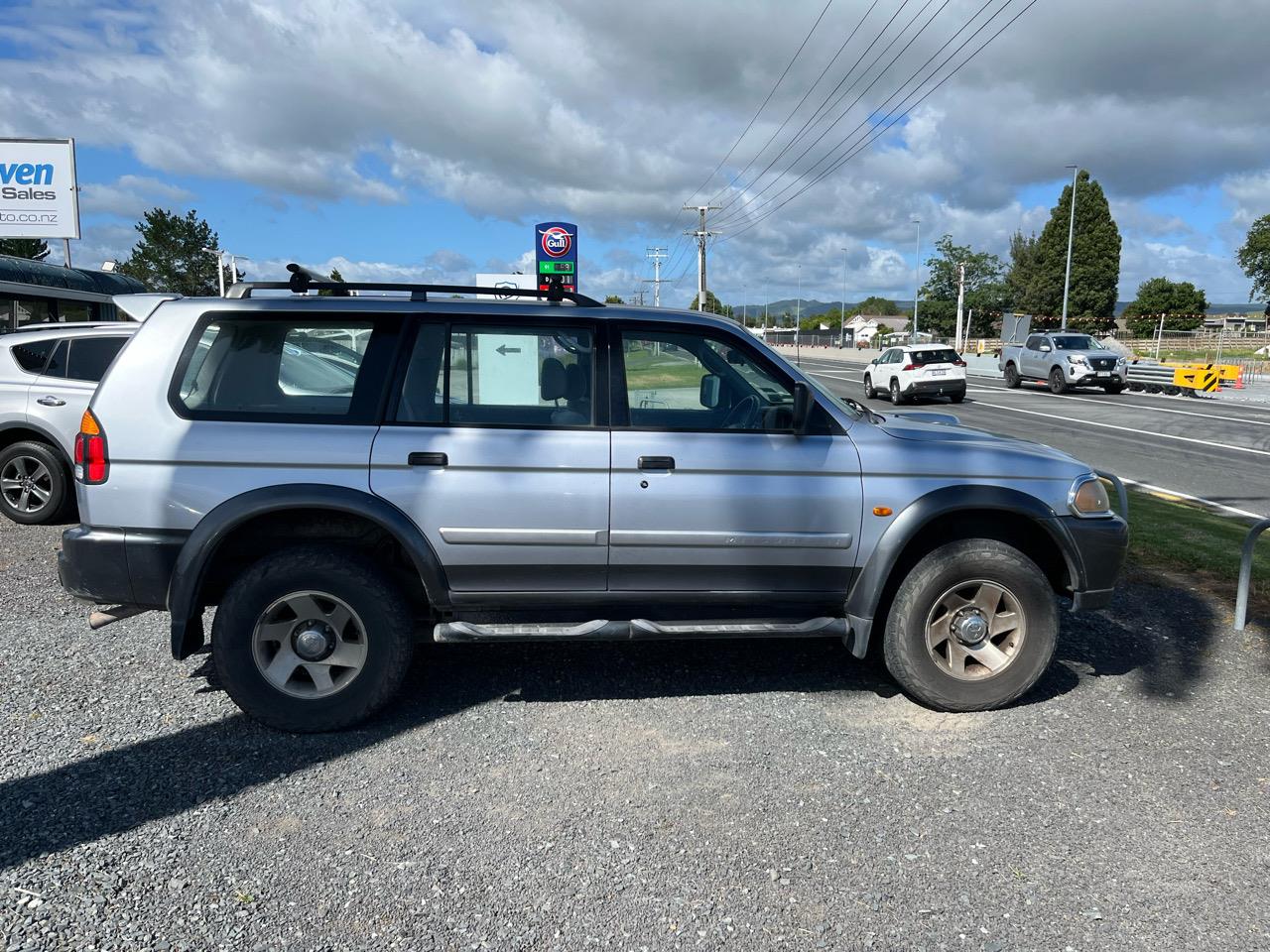 2004 Mitsubishi Challenger