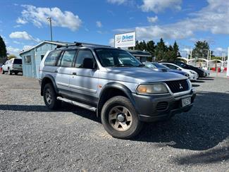 2004 Mitsubishi Challenger - Thumbnail