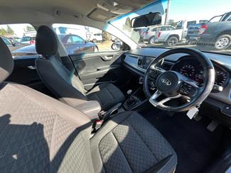 2018 Kia Rio - Thumbnail