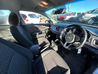 2018 Kia Rio - Thumbnail