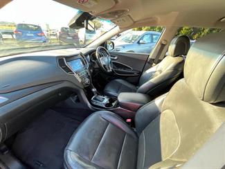 2016 Hyundai Santa Fe - Thumbnail