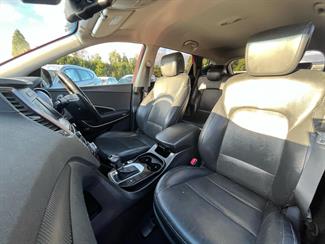 2016 Hyundai Santa Fe - Thumbnail