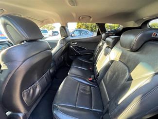 2016 Hyundai Santa Fe - Thumbnail