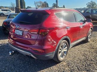 2016 Hyundai Santa Fe - Thumbnail