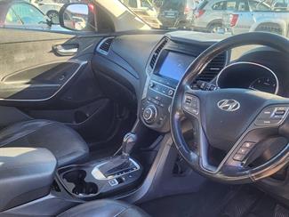 2016 Hyundai Santa Fe - Thumbnail