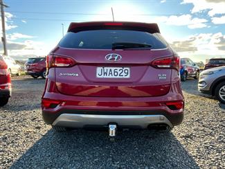 2016 Hyundai Santa Fe - Thumbnail