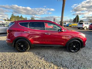 2016 Hyundai Santa Fe - Thumbnail