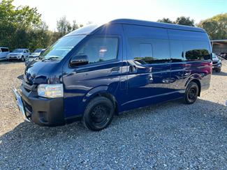2017 Toyota Hiace - Thumbnail