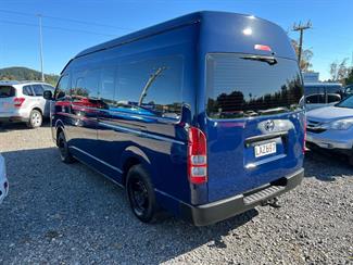 2017 Toyota Hiace - Thumbnail