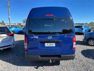 2017 Toyota Hiace - Thumbnail