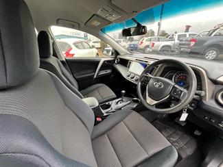 2015 Toyota RAV4 - Thumbnail