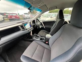 2015 Toyota RAV4 - Thumbnail