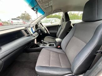 2015 Toyota RAV4 - Thumbnail