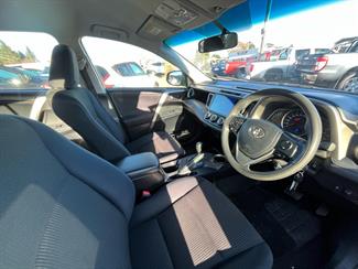 2015 Toyota RAV4 - Thumbnail