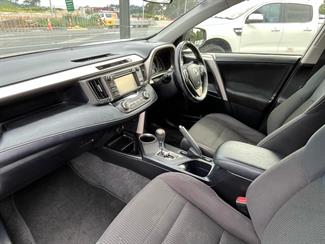 2015 Toyota RAV4 - Thumbnail