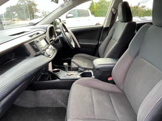 2015 Toyota RAV4 - Thumbnail