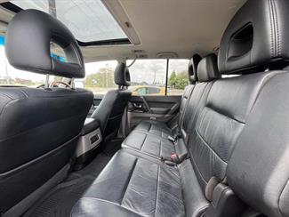 2005 Mitsubishi Pajero - Thumbnail