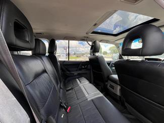 2005 Mitsubishi Pajero - Thumbnail