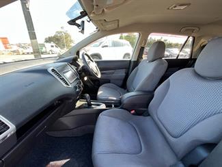 2006 Nissan Wingroad - Thumbnail