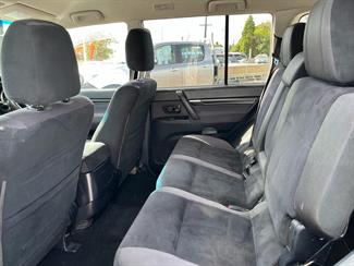 2007 Mitsubishi Pajero - Thumbnail