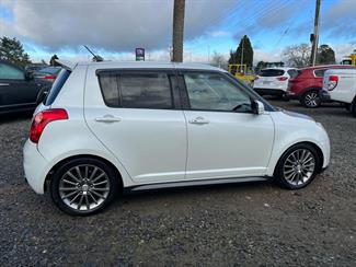 2008 Suzuki Swift - Thumbnail