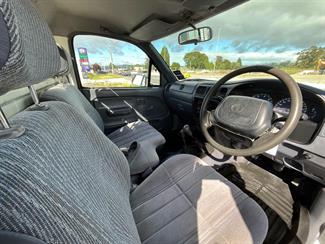 2001 Toyota Hilux - Thumbnail