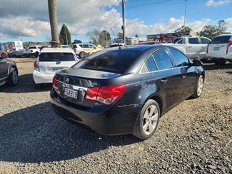 2010 Holden Cruze - Thumbnail