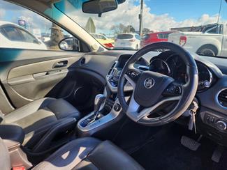 2010 Holden Cruze - Thumbnail