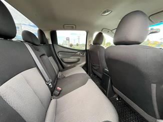 2015 Mitsubishi Triton - Thumbnail