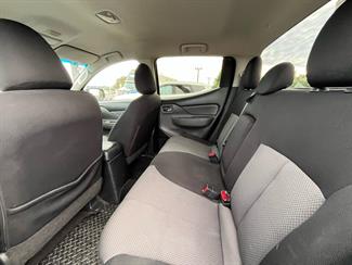 2015 Mitsubishi Triton - Thumbnail