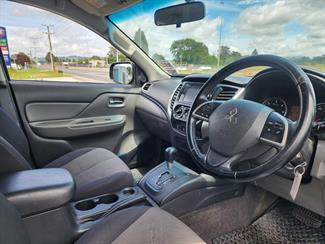 2015 Mitsubishi Triton - Thumbnail