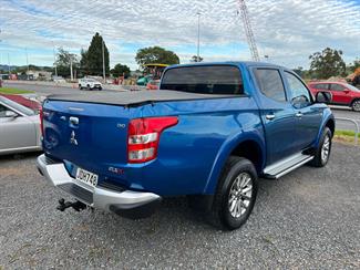 2015 Mitsubishi Triton - Thumbnail