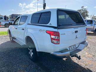 2017 Mitsubishi Triton - Thumbnail