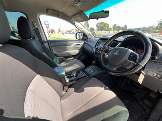 2017 Mitsubishi Triton - Thumbnail